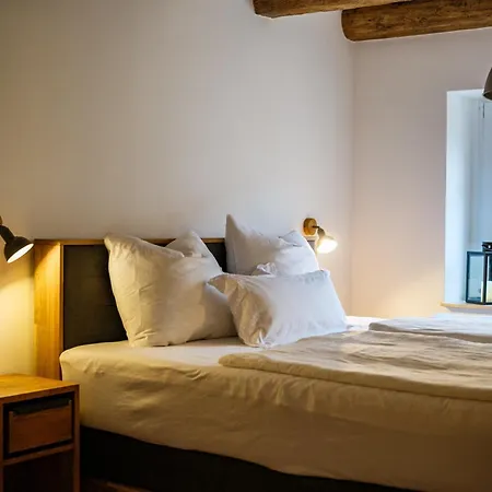 Rotes Nest Apartment *