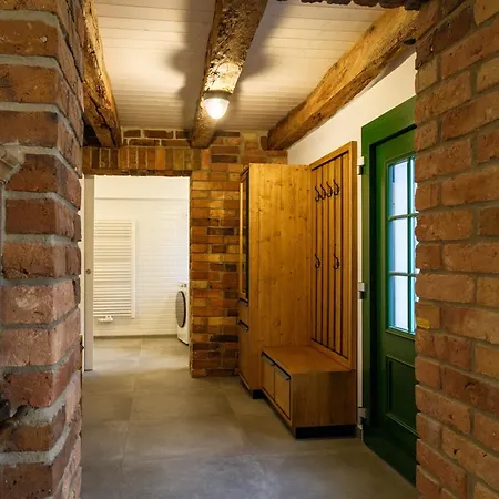 Rotes Nest Apartment *